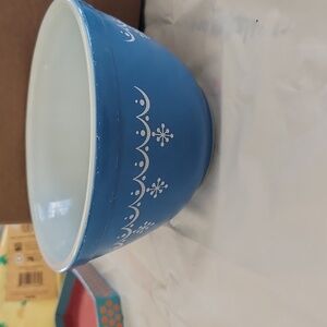 Vintage Pyrex Small Bowl Snow Flake Blue